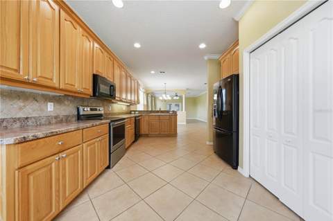 81 Twin Lake Cir, Umatilla FL - photo 8 of 62