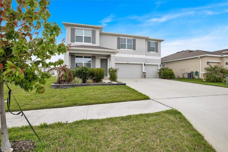 5 bedroom Single Family Residence at 32265 Conchshell Sail Street, Epperson North Village A-1-A-5, Wesley Chapel — photo 2