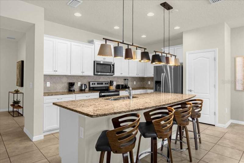 5 bedroom Townhouse at 2413 Dubai St, Windsor At Westside, Kissimmee — photo 3