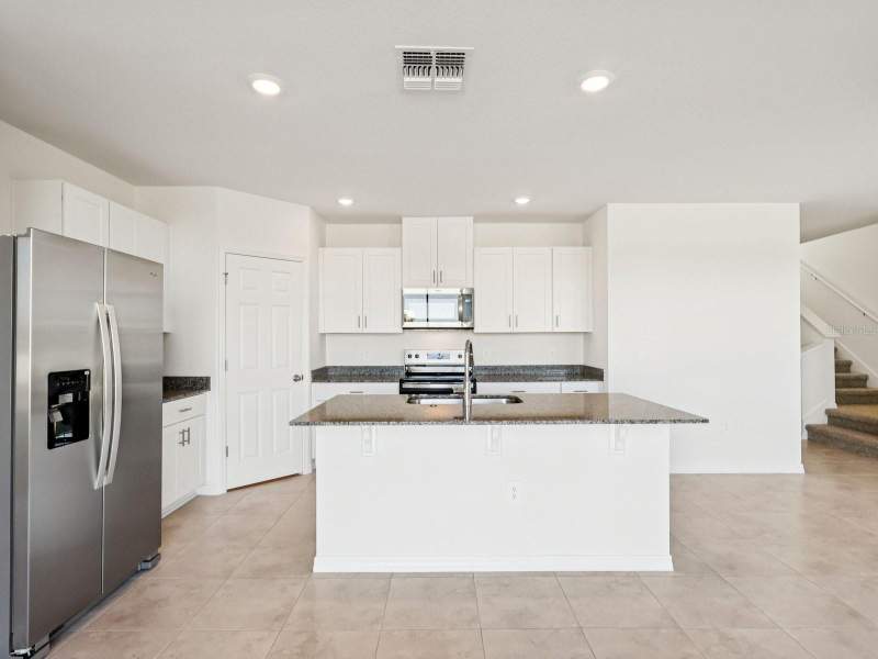 4 bedroom Single Family Residence at 1361 June Lake Loop, Springs At Lake Alfred, Lake Alfred — photo 3