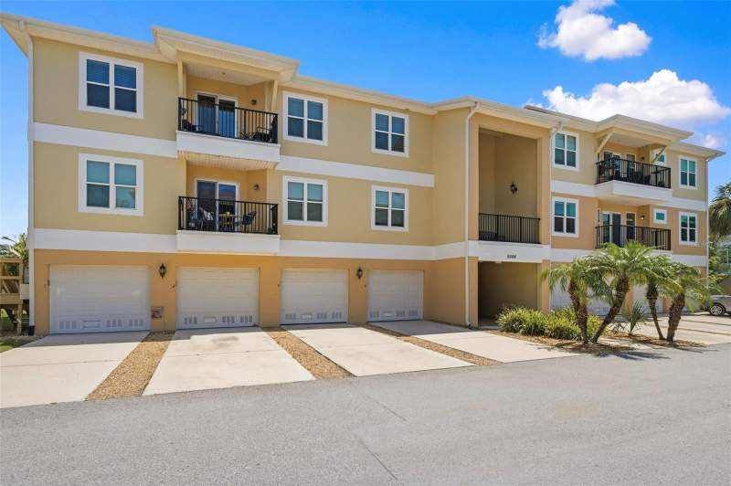 5064 ROYAL PALMS WAY #204 home for sale in Regency Palms