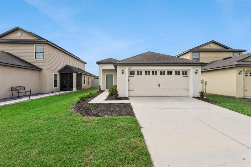 3 bedroom Single Family Residence at 2119 Peyto Way, Villages At Bridgewater, Lakeland — photo 2