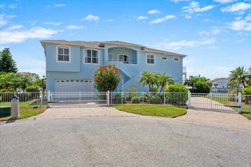 6 bedroom Single Family Residence at 5501 Clipper Court, Flor A Mar, New Port Richey — photo 2