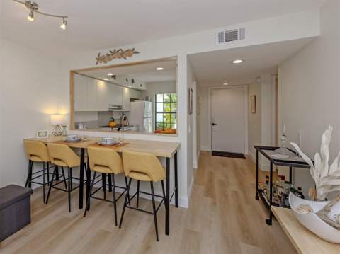 4713 Winslow Beacon #5, Sarasota FL - photo 14 of 56