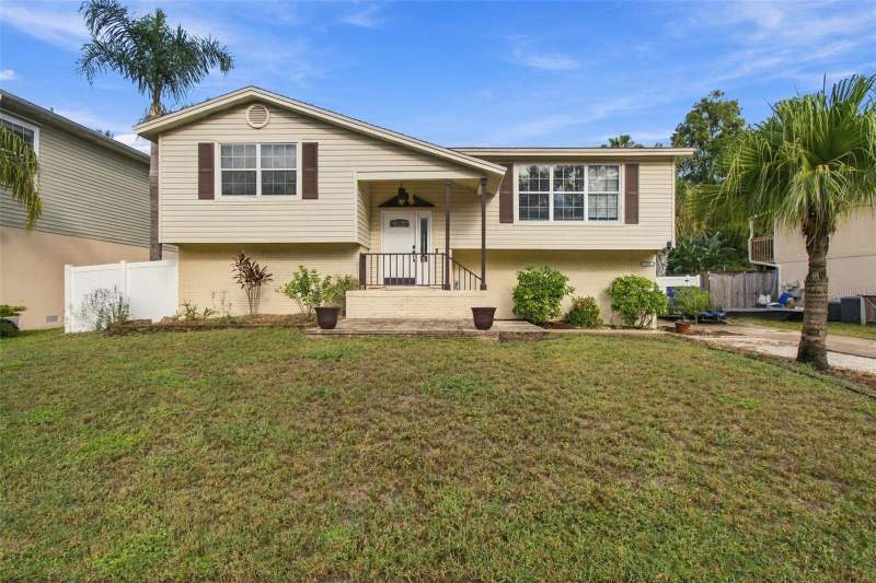 3 bedroom Single Family Residence at 915 Lynnlea Lane, Gulfview Ridge, Tarpon Springs — photo 3