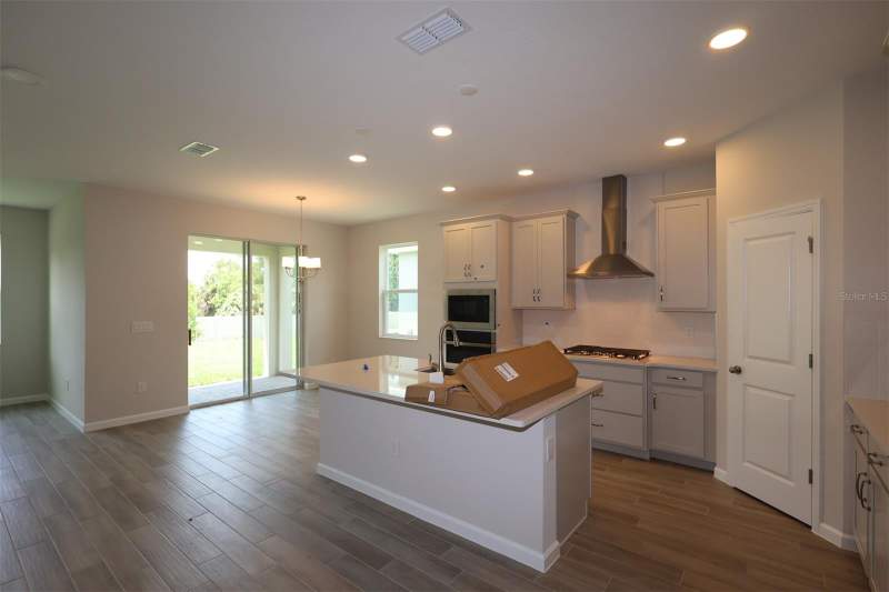 4 bedroom Single Family Residence at 1302 Hyde Street, Center Lake On The Park, St Cloud — photo 3