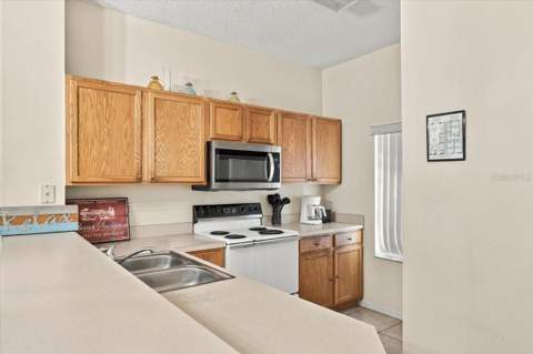 8504 Crystal Cove Loop, Kissimmee FL - photo 9 of 33