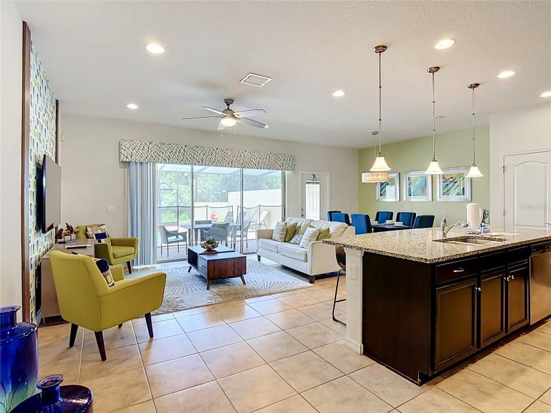 4 bedroom Townhouse at 8899 Geneve Ct, Windsor At Westside, Kissimmee — photo 2