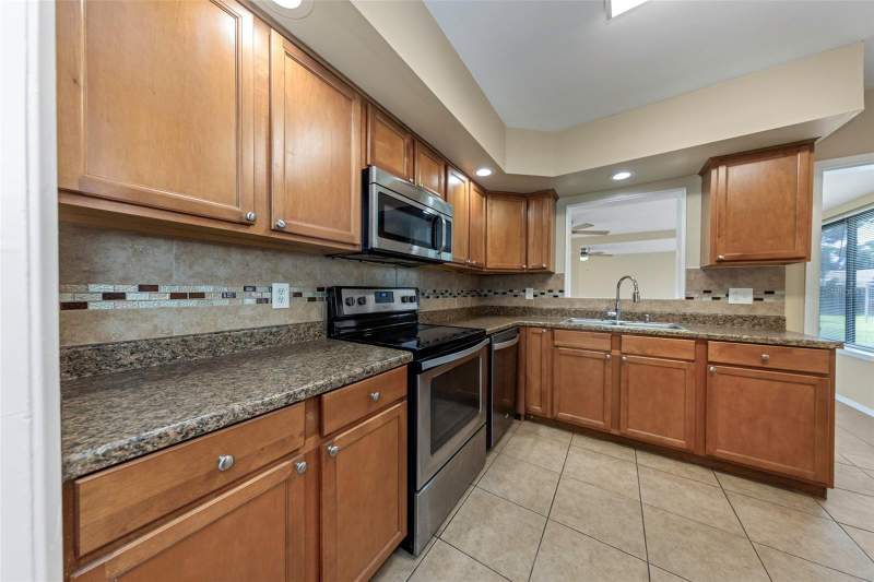 3 bedroom Single Family Residence at 210 S Saturn Avenue, Sky Crest Unit 2, Clearwater — photo 4