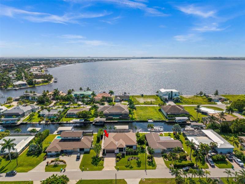 4 bedroom Single Family Residence at 5815 SW 1st Place, Cape Coral, Cape Coral — photo 2