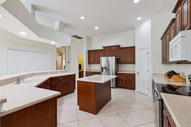 6 bedroom Single Family Residence at 2436 FAWNLAKE TRAIL, STONEYBROOK UT 09 49 75, ORLANDO — photo 3