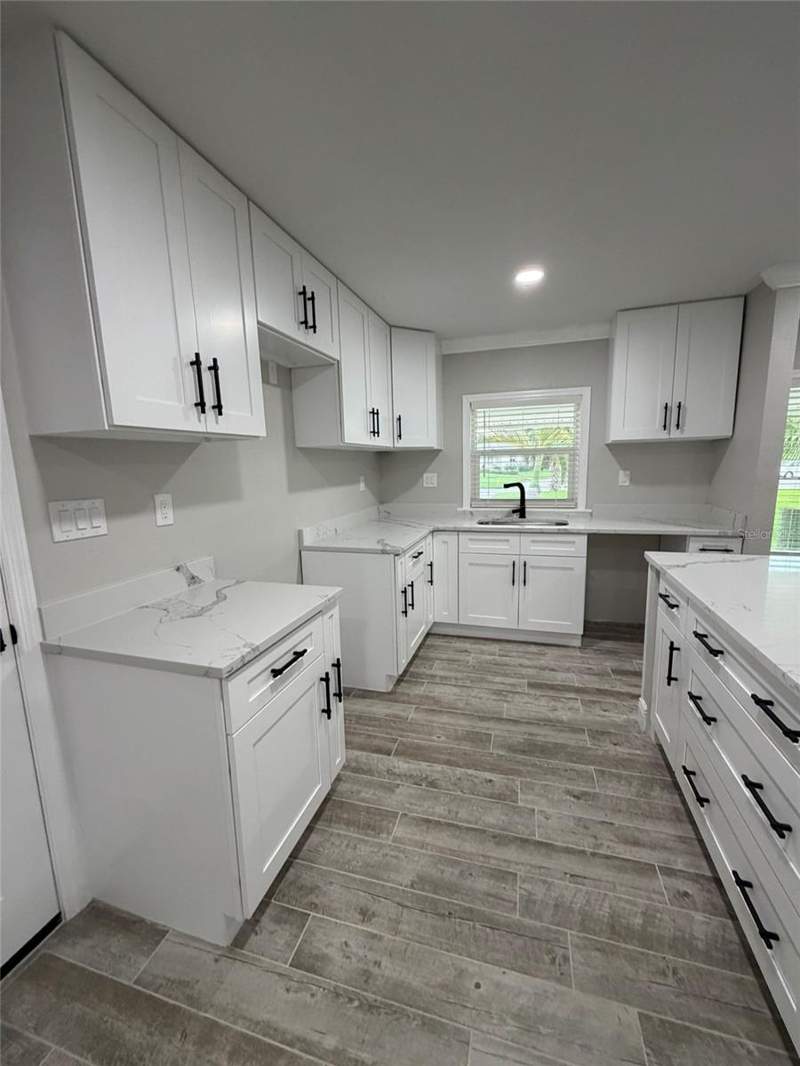3 bedroom Single Family Residence at 8715 Driftwood Drive, Bay Crest Park Unit 01, Tampa — photo 3