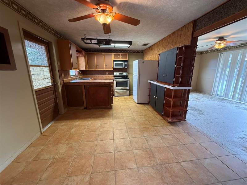 3 bedroom Single Family Residence at 141 N Edgemon Avenue, North Orlando, Winter Springs — photo 3
