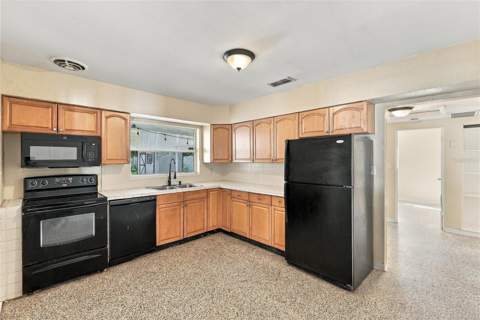 5030 Aragon Way, St Petersburg FL - photo 10 of 47