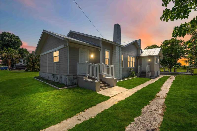 3 bedroom Single Family Residence at 815 SOLONA LOOP, HIGHLAND PARK, PUNTA GORDA — photo 1