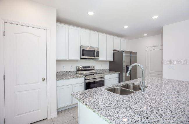 4 bedroom Single Family Residence at 8099 SW 9th Lane, Oakhaven Walk, Gainesville — photo 5