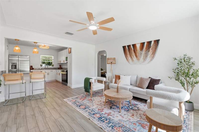 3 bedroom Single Family Residence at 2855 Valencia Way, Pallanza Park Rep, St Petersburg — photo 2