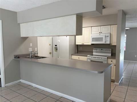 2285 Crystal Grove Lane, Lakeland FL - photo 21 of 47