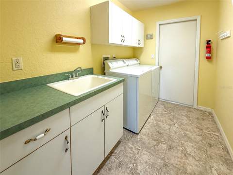 8533 Coral Creek Loop, Hudson FL - photo 18 of 64