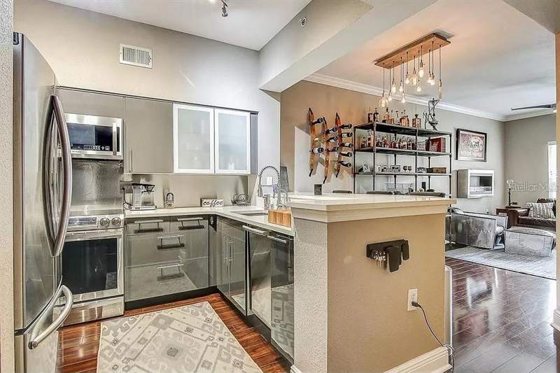 1 bedroom Condominium at 100 4th Avenue #205, Madison At St Pete II, St Petersburg — photo 2