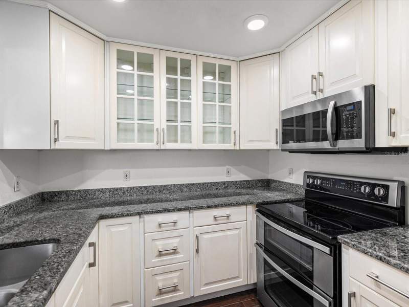 3 bedroom Townhouse at 679 Broadway, Broadway Palms Condo, Dunedin — photo 5