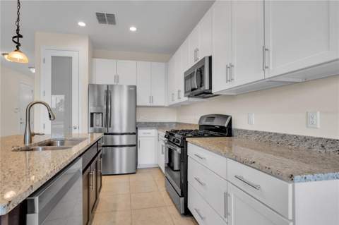 15433 Santa Pola Drive, Wimauma FL - photo 9 of 42