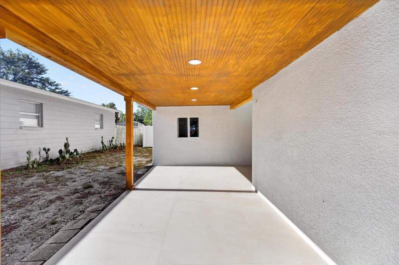4 bedroom Single Family Residence at 4005 E Henry Avenue, Bellmont Heights, Tampa — photo 4