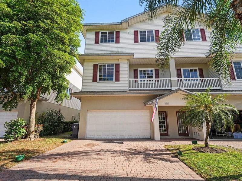 4 bedroom Townhouse at 3325 10th Lane, Riverbay Twnhms Ph One, Palmetto — photo 2