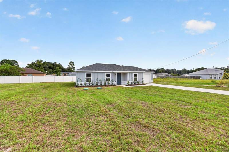 3 bedroom Single Family Residence at 32 Dogwood Drive Court, Silver Spgs Shores Un #17, Ocala — photo 3