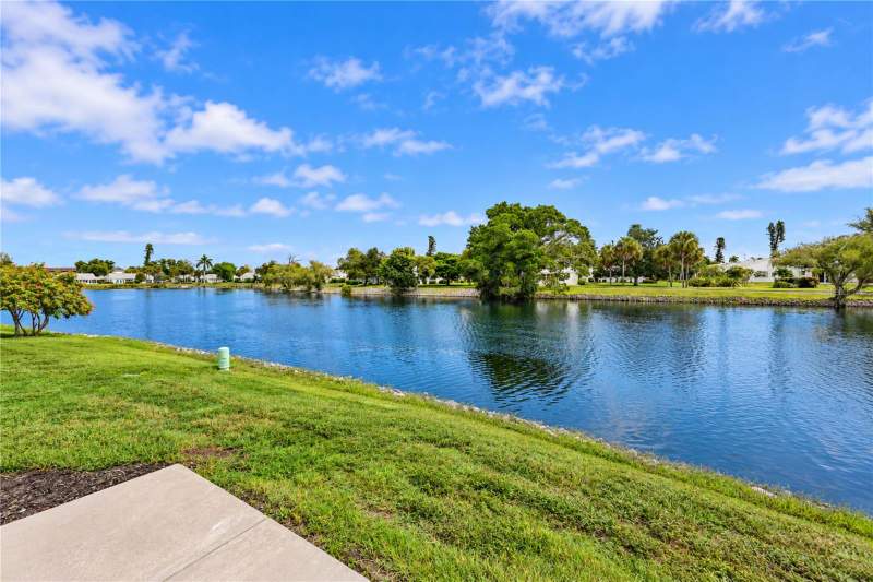 2 bedroom Condominium at 4605 Lexington Circle, Mount Vernon Ph 2, Bradenton — photo 5