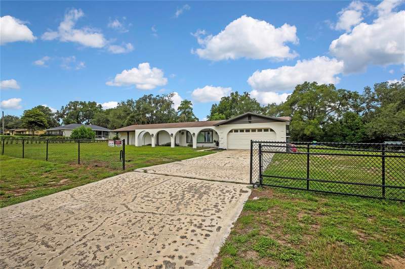 4 bedroom Single Family Residence at 12305 Leanne Drive, Hickory Hill Acres, Dade City — photo 3