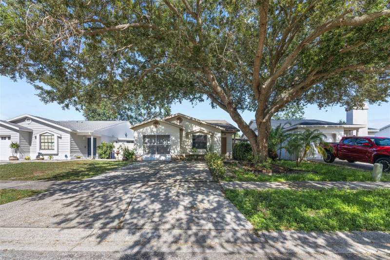 3 bedroom Single Family Residence at 13427 Laraway Drive, Summerfield Village II Tr 5, Riverview — photo 4