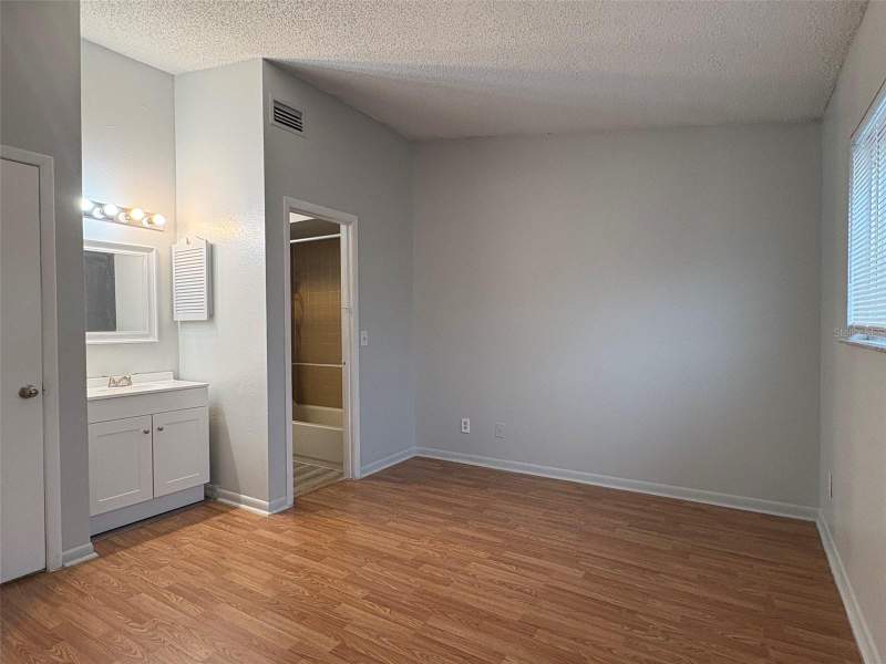 2 bedroom Townhouse at 13045 Londondary Place, Hapshire Villas Unrec Tnhse Place, Tampa — photo 5