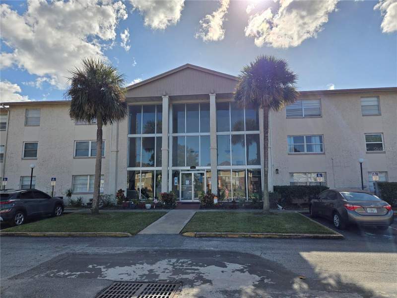 Commodore Place Condo