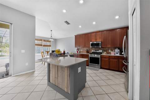6717 Guilford Crest Drive, Apollo Beach FL - photo 6 of 6