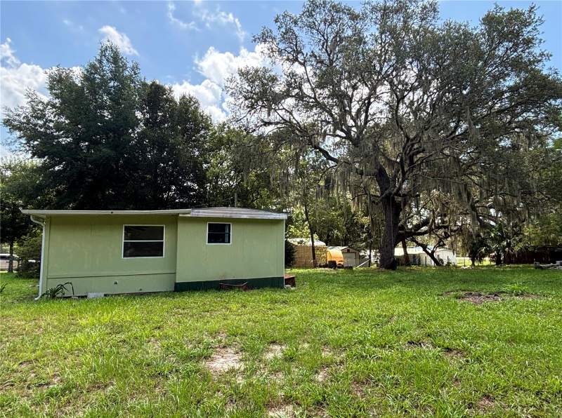 3 bedroom Mobile Home at 18274 SE 22nd Place, Halfmoon Mini-Farms, Silver Springs — photo 5