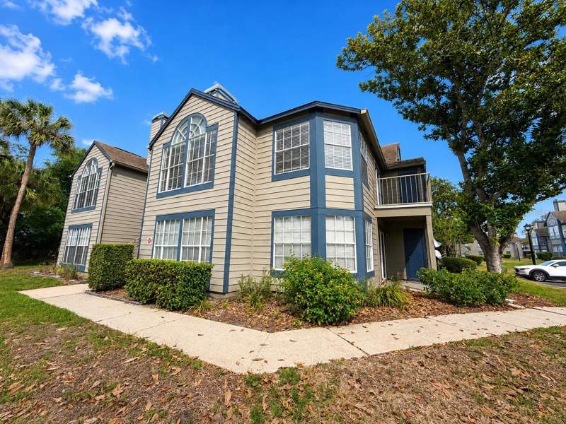 944 BAKEWELL COURT #106 home for sale in Hidden Village Condo