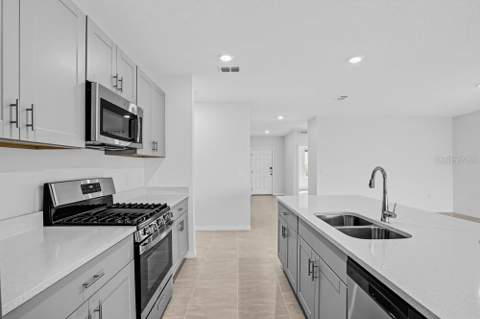 13321 Commons Avenue, Parrish FL - photo 10 of 40