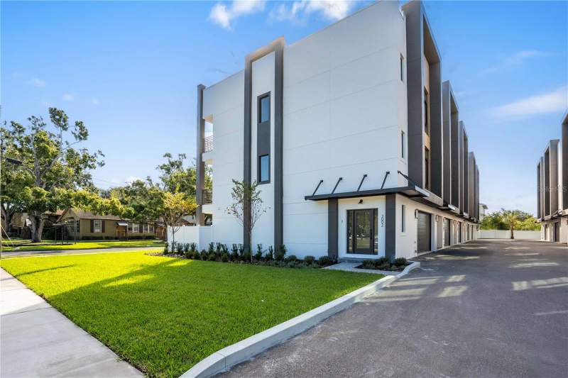 The Harper And The SamsonHomes for Sale in Tampa, FL