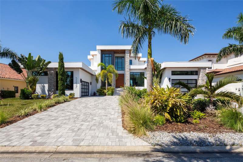 4 bedroom Single Family Residence at 5237 61st Avenue, Bayway Isles Unit 2 Rep, St Petersburg — photo 3