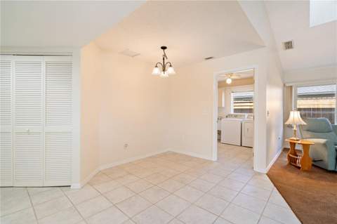 5628 Cynthia Lane, Sarasota FL - photo 13 of 59