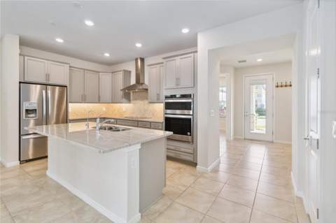14366 Lanikai Beach Drive, Orlando FL - photo 15 of 61