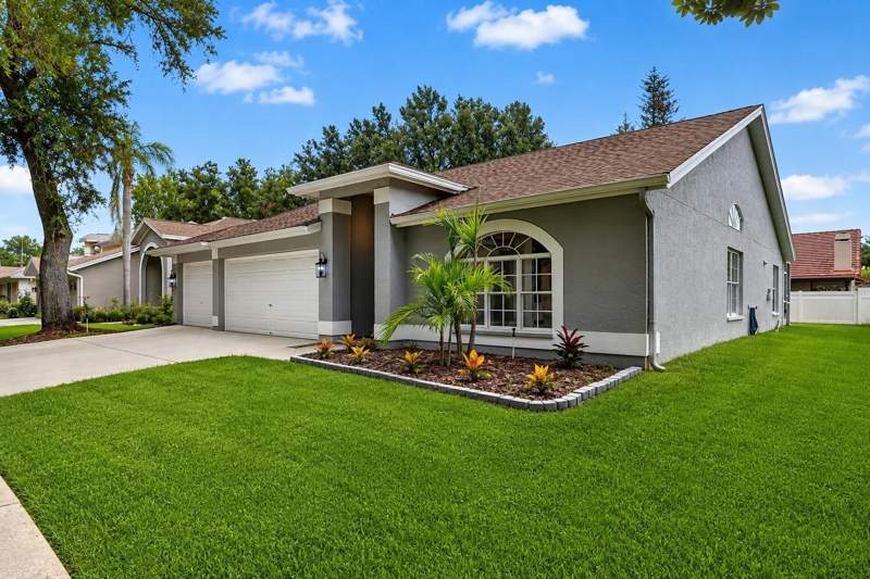 3 bedroom Single Family Residence at 17721 Hampshire Oak Drive, Hunters Green Prcl 18A Phas, Tampa — photo 2