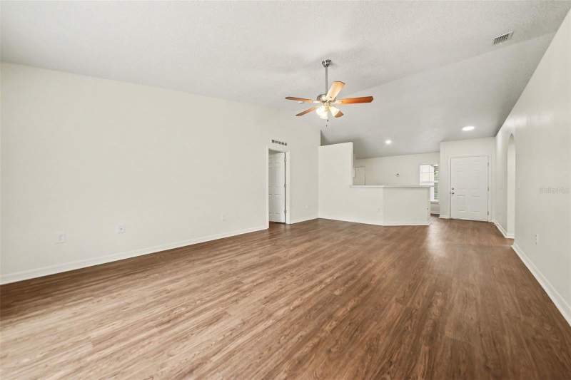 3 bedroom Single Family Residence at 909 Bristle Cone Court, Minneola Pine Bluff Ph 01 Lt 01 Orb 2020, Minneola — photo 2