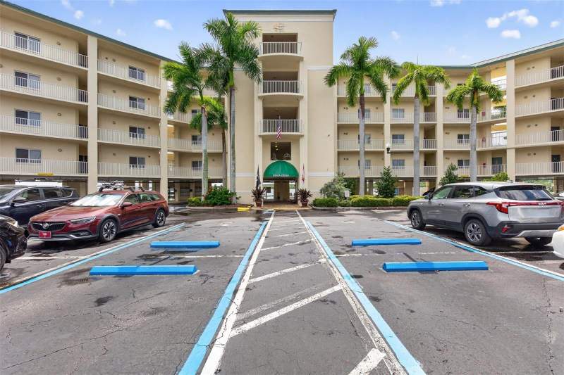 1 bedroom Condominium at 8800 Bay Pines Boulevard #216, Boca Ciega Resort & Marina Condo, St Petersburg — photo 5