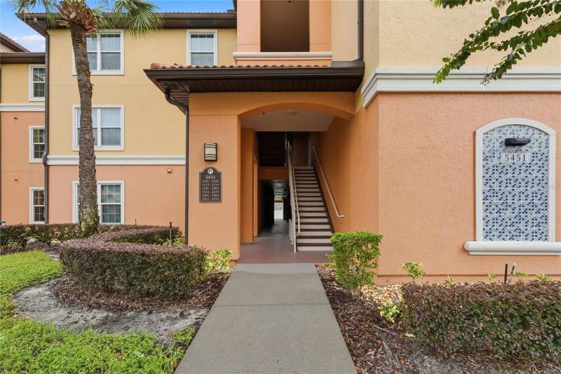 2 bedroom Condominium at 5451 Vineland Road #2301, Cypress Fairway, Orlando — photo 2