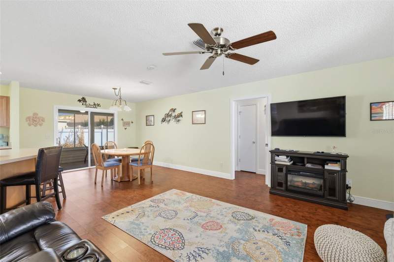 3 bedroom Single Family Residence at 1609 Blossom Terrace, The Villages, The Villages — photo 4