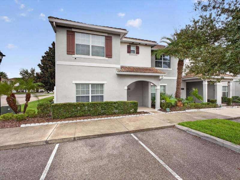 5 bedroom Townhouse at 4800 Brier Rose Lane, Storey Lake Ph 1B-2A, Kissimmee — photo 2