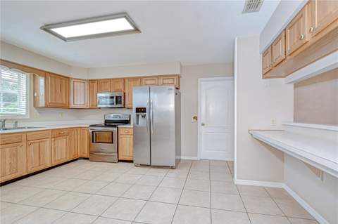 5912 Newberry Court, Zephyrhills FL - photo 13 of 40