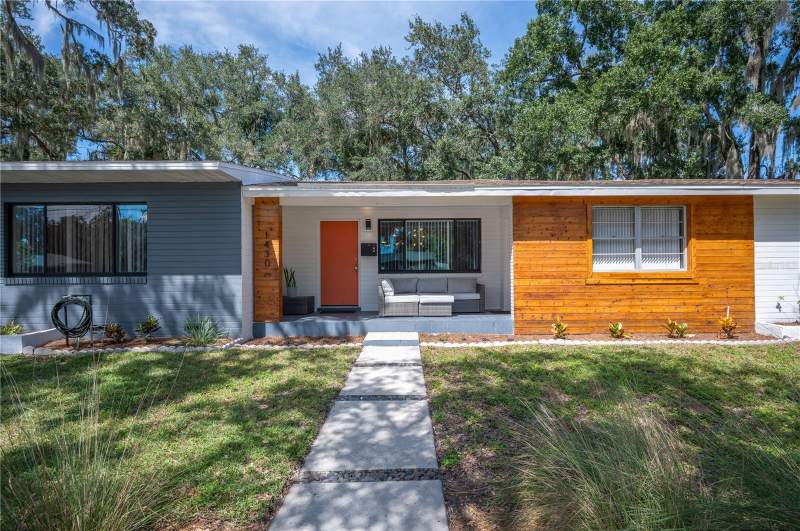 4 bedroom Single Family Residence at 1430 E Edgewood Drive, City/Lakeland, Lakeland — photo 2